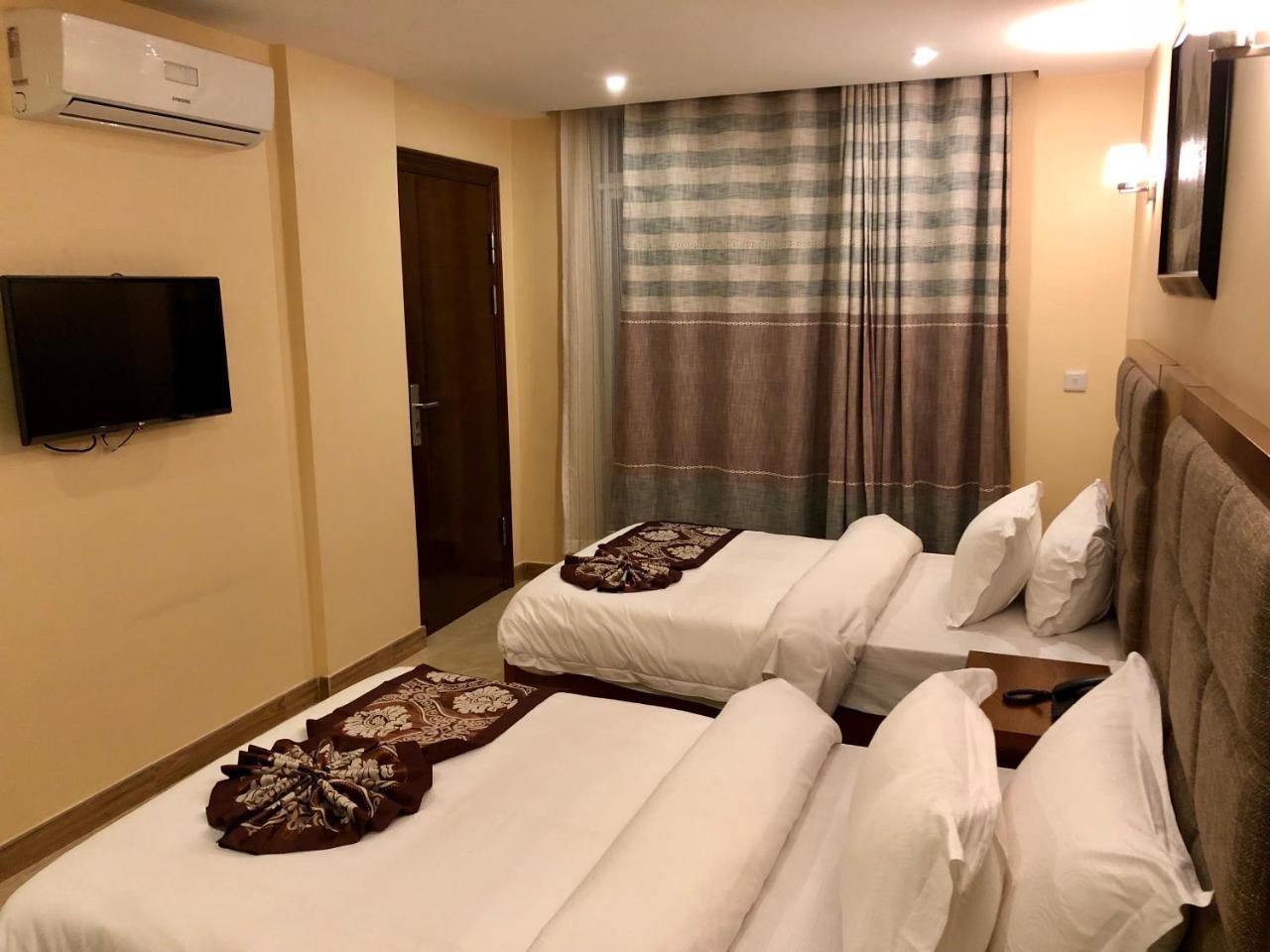 Imperial Hotel & Apartments ダル・エス・サラーム エクステリア 写真