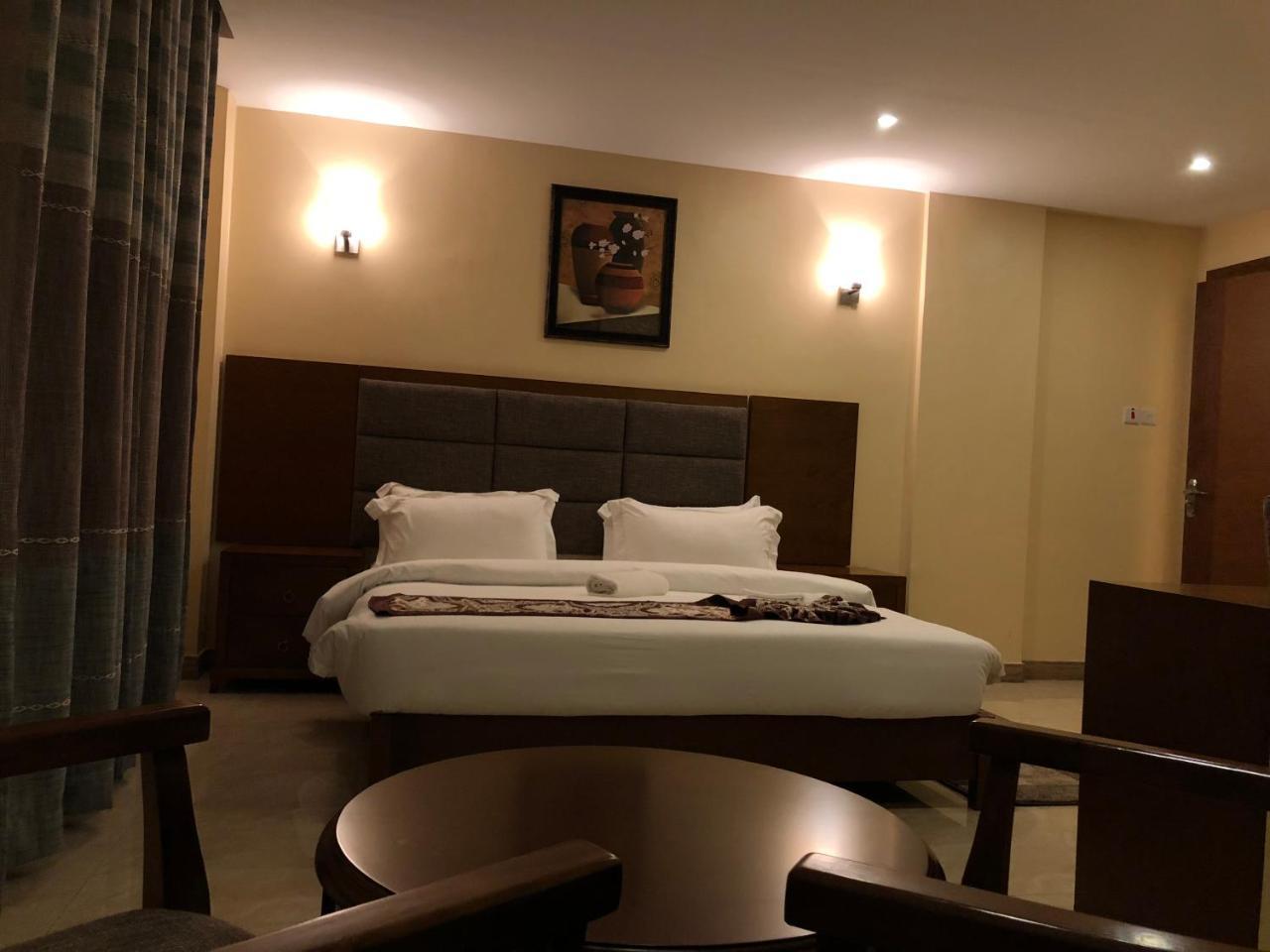 Imperial Hotel & Apartments ダル・エス・サラーム エクステリア 写真